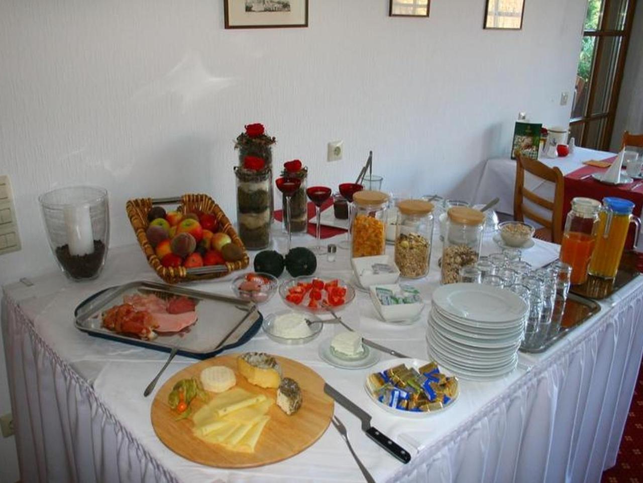 Gaestehaus Trahasch Im Adelshof 恩丁根 外观 照片
